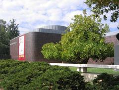 Norton Simon Museum street facade in Pasadena, California