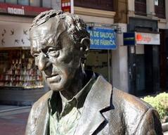 Woody Allen sculpture in Oviedo