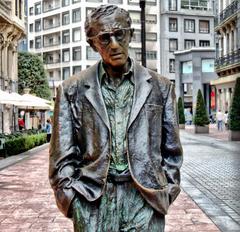 Bronze statue of Woody Allen in Oviedo, Spain