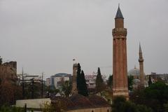 Monumento a Mustafa Kemal Atatürk en Antalya