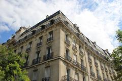 Parisian building at Place du Trocadéro-et-du-11-Novembre