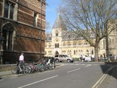 Approaching the junction of Museum Road and Parks Road