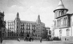 Former Plaza de Canalejas with a modernisme building and Fountain de las Ranas in Albacete