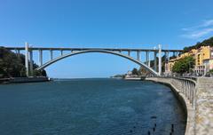 Arrábida Bridge in Porto