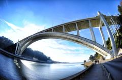 Ponte da Arrábida in Porto, Portugal