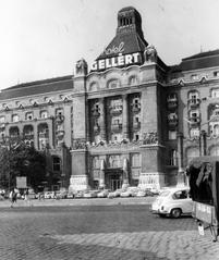 Szent Gellért tér with Gellért Szálló