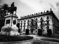 Plaza del Parterre with the statue of James I the Conqueror