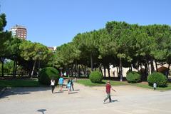 Jardín del Turia with Torre de la Plaza de América and Puente del Mar in Valencia