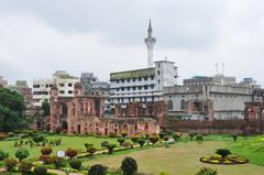 The Shishu Park in Dhaka, Bangladesh, filled with people