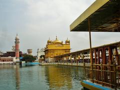 Devotees lined up at the Golden Temple in Amritsar, India