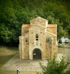 Iglesia de San Miguel de Lillo