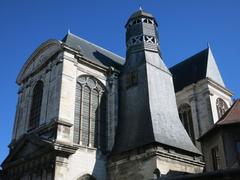 portail et clocheton de l'église à Troyes