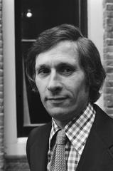 Dr. Simon Levie in 1975