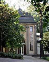 Main entrance of the Liebieghaus museum at the gallery wing, Frankfurt am Main