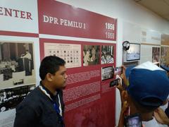 People accessing Augmented Reality Museum at DPR RI