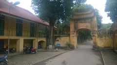 Workers' quarters in the Kinh Thien palace in 2014