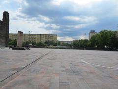 Explanada de la Plaza de las Tres Culturas