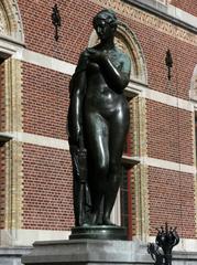 statue at Rijksmuseum in Amsterdam