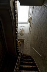 Museum Willet-Holthuysen staircase with statues depicting the Judgment of Paris