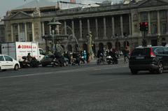 Busy morning at Place De La Concorde in Paris