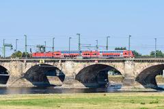 DB Regio train 143 at Dresden Neustadt station