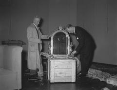 Exhibition setup at Rijksmuseum with mirror of Hortens on March 16, 1959