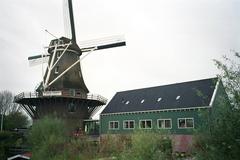 Molen van Sloten en Kuiperijmuseum in Amsterdam