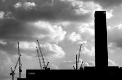 black and white Tate Modern under construction in Southwark