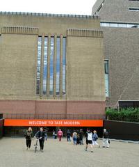 Entrance to Tate Modern in London