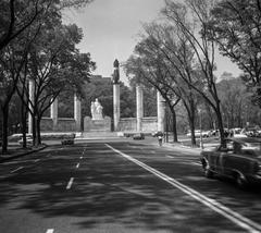 View of Avenida Juventud Heroica towards Chapultepec Park with Niños Héroes Monument in the background