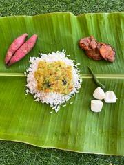 Banana leaf feast in Vasai