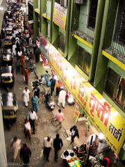 Crowd at Vasai Station during evening