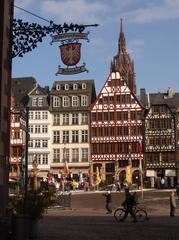 View from the Limpurgergasse to the east with Römerberg and Samstagsberg in Frankfurt. Background shows reconstructed Ostzeile buildings.