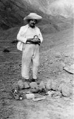 Rafael Larco Hoyle at an excavation in 1935