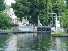 Schleuse Woltersdorf in operation with boats