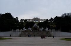 Gloriette and Neptunbrunnen in Schönbrunn Park