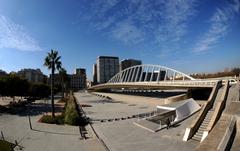 Pont de l'Exposició bridge in Valencia, Spain