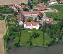 Aerial view of Schloss Henneckenrode from the east