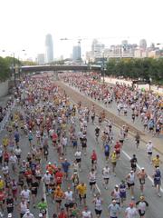 Chicago Marathon 2007 participants running