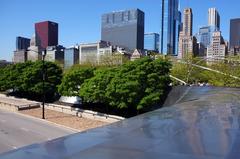 Chicago, Illinois cityscape with Willis Tower and Lake Michigan