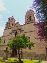 Exterior view of Biblioteca Pública Universitaria y Fondo Antiguo in Morelia, Michoacán