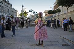 Religious woman observes celebration for Cais do Valongo recognized as World Heritage