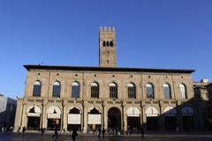 Palazzo del Podestà in morning light