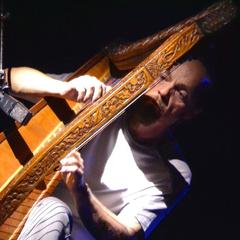 Alan Stivell performing in Dinan in 2003