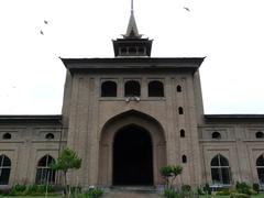 Jami Masjid eastern courtyard facade