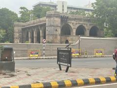 Sidi Sayeed Mosque beside a street in Ahmedabad