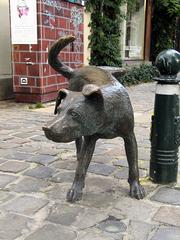 Zinneke Pis bronze sculpture by Tom Frantzen in Brussels