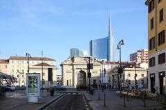 Il Vecchio e il Bambino monument in Italy