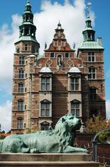 Lion sculpture in front of Rosenborg Castle