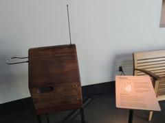 Theremin exhibited at the Exploratorium in San Francisco